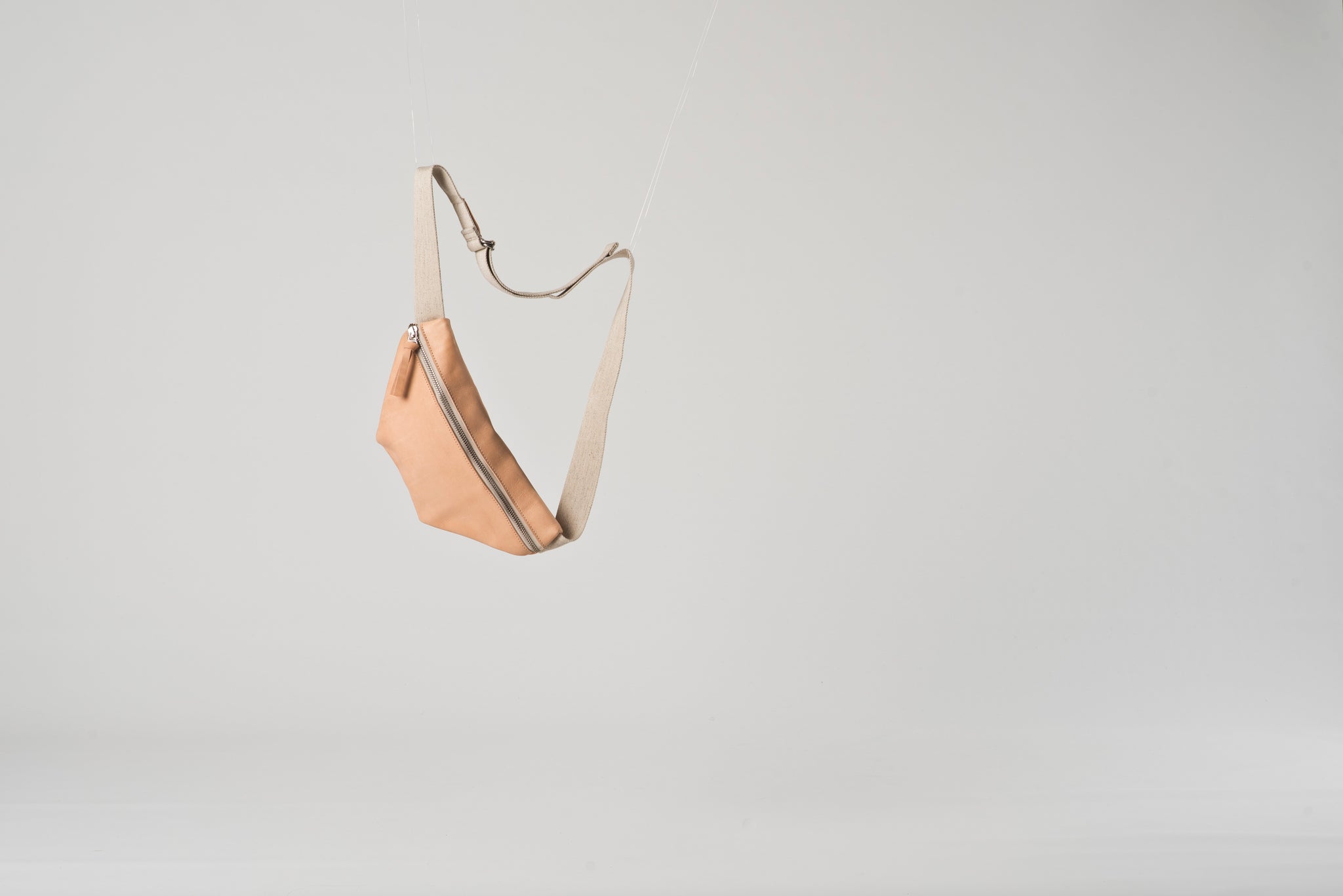 HIP BAG - natural leather // early drop