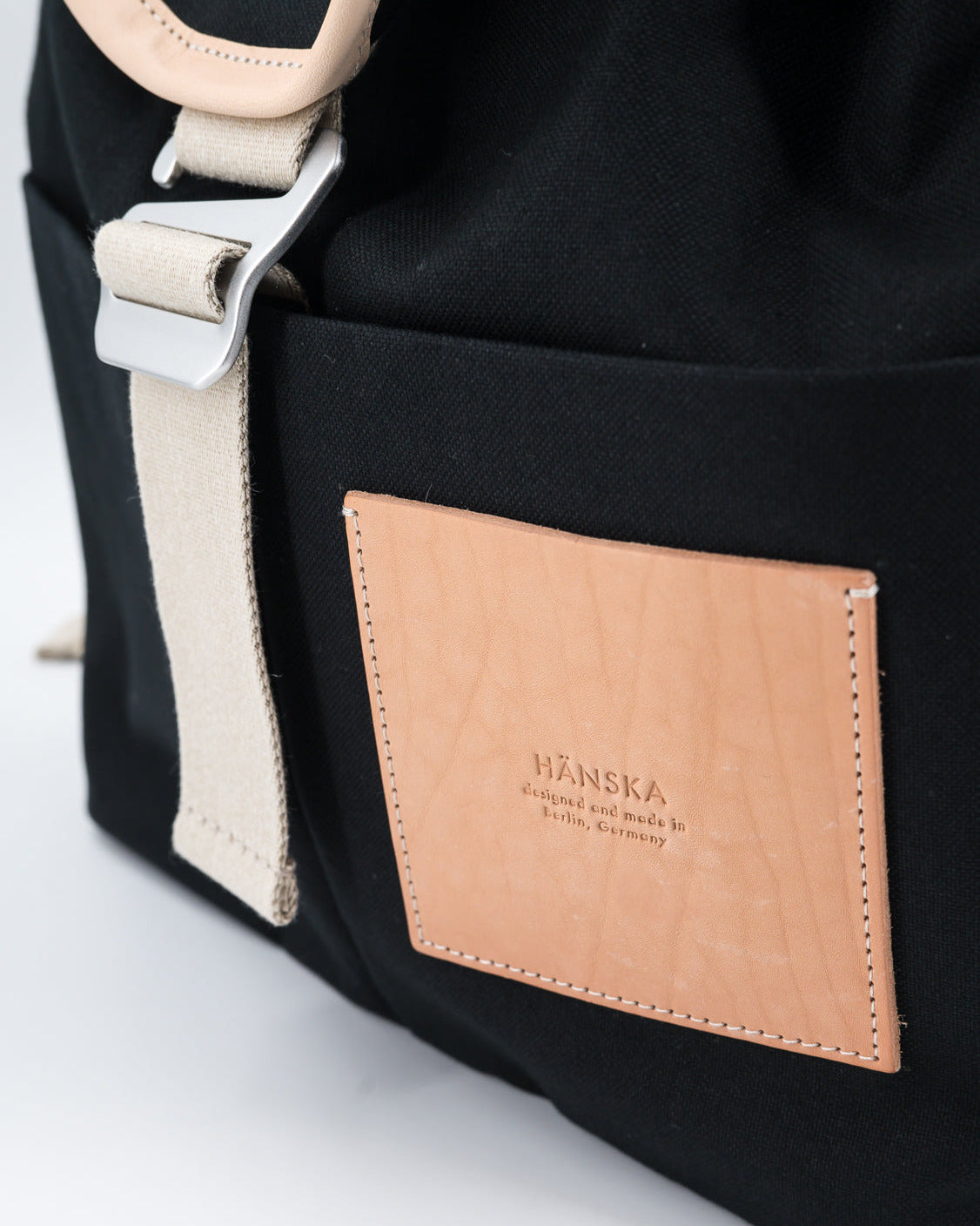 IKASI | black