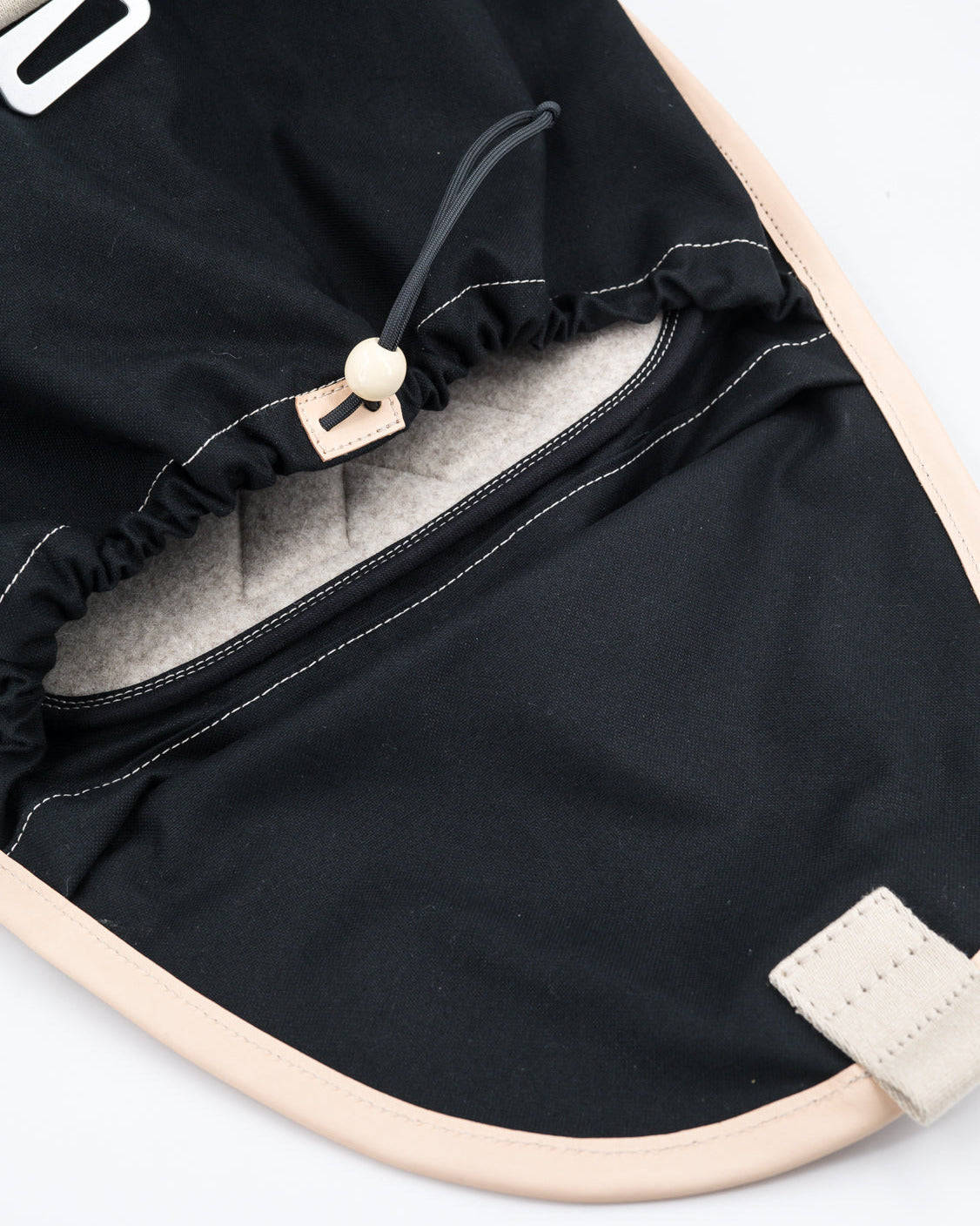 IKASI | black