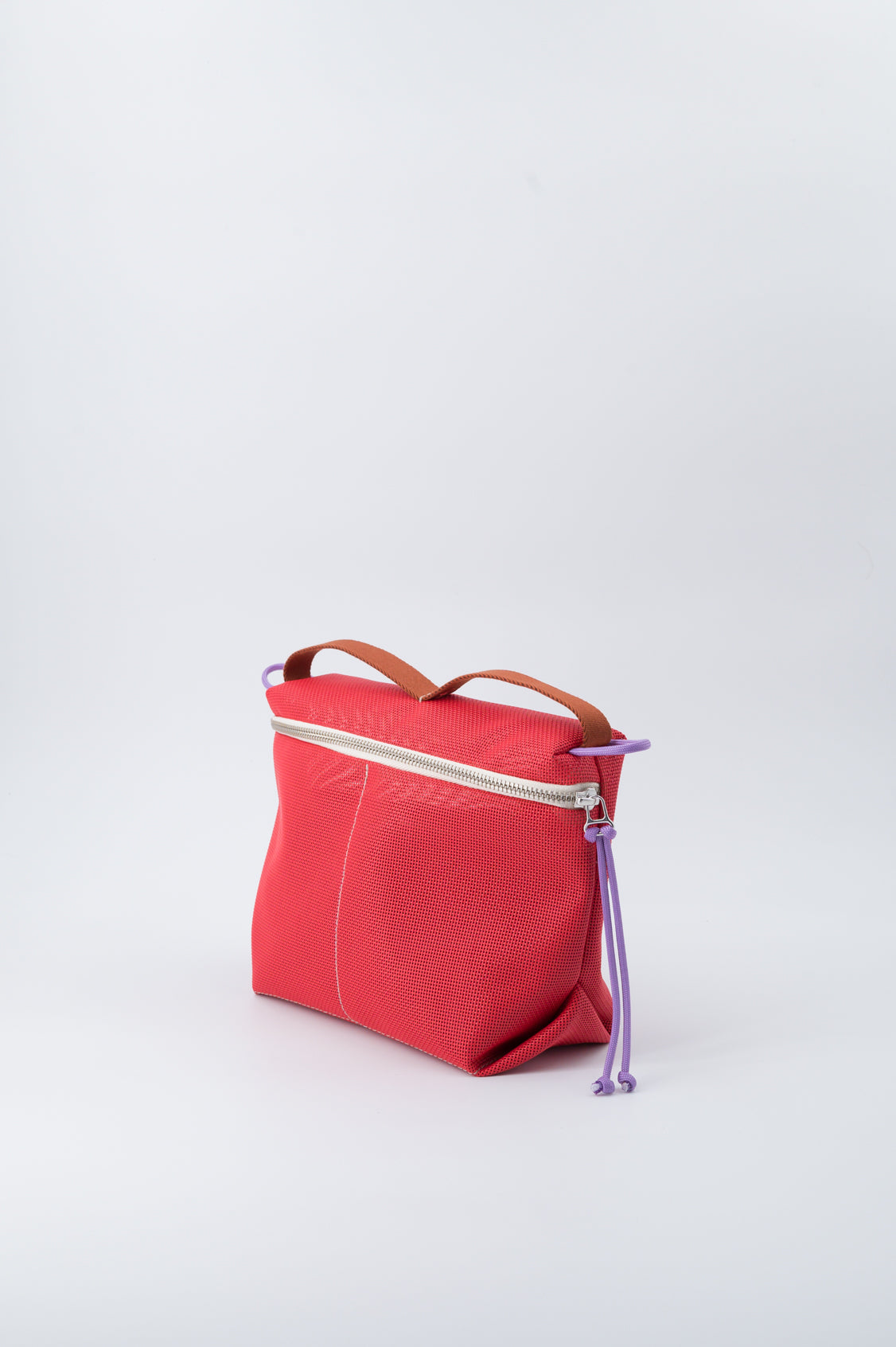 BAINU red / Washbag