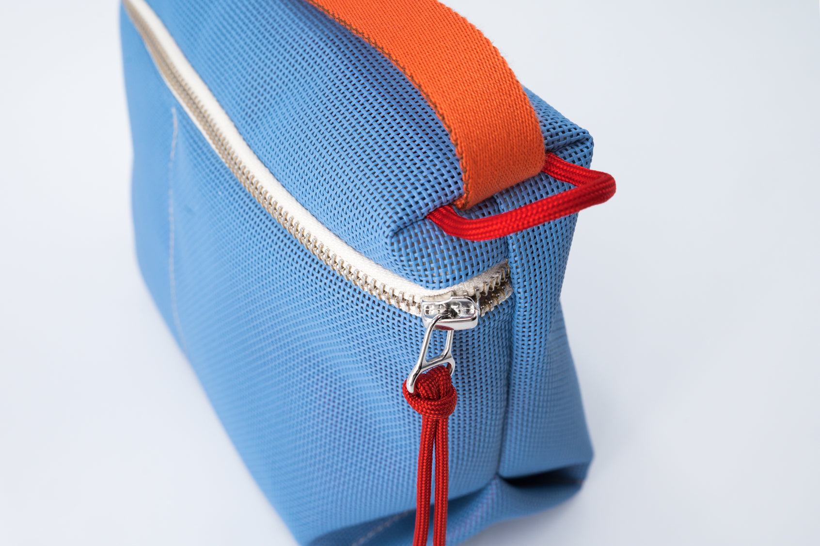 BAINU blue / Washbag