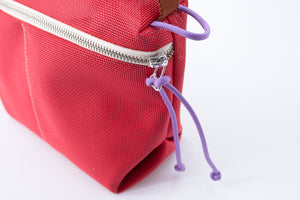 BAINU red / Washbag