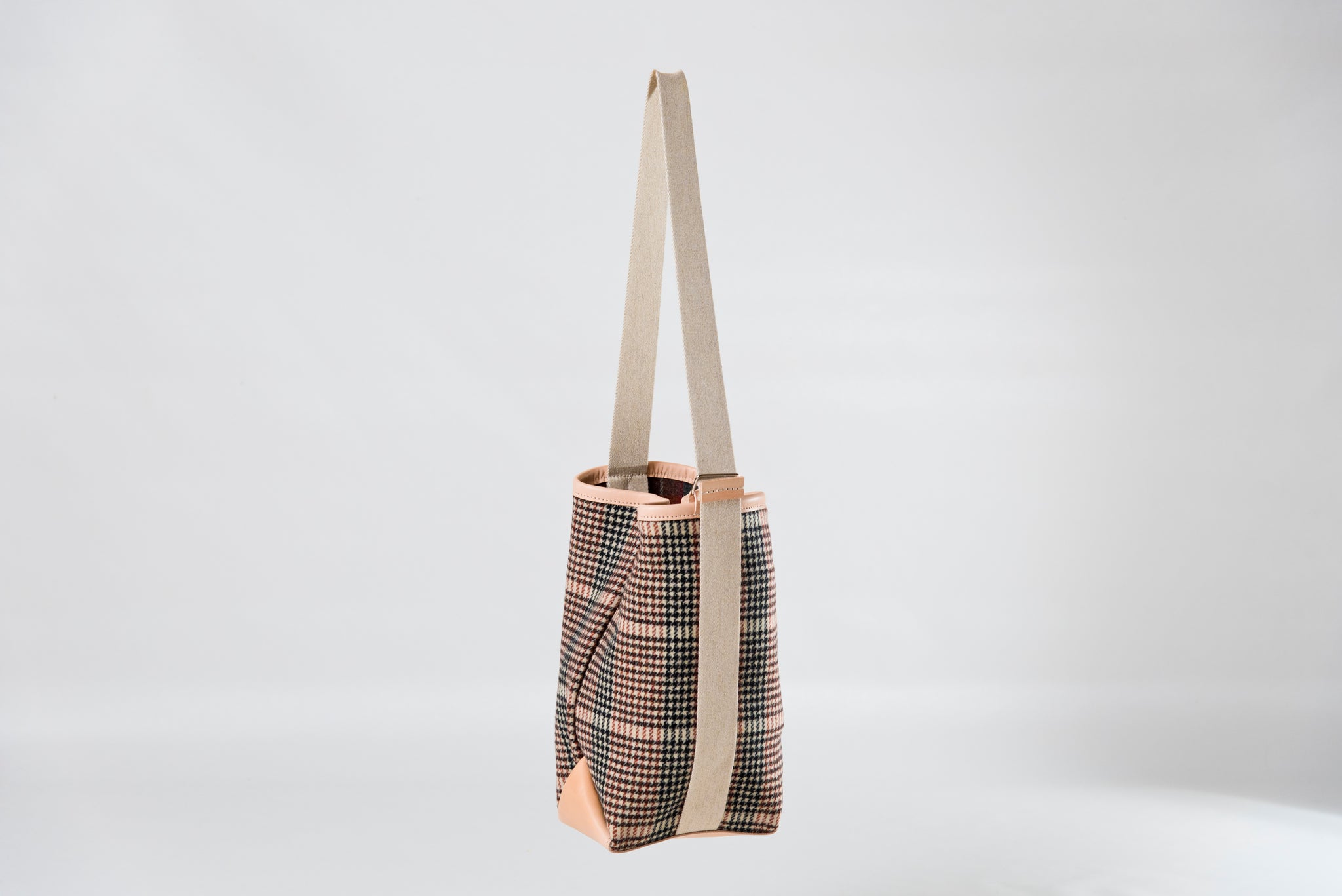 UKI - wool // archive sale