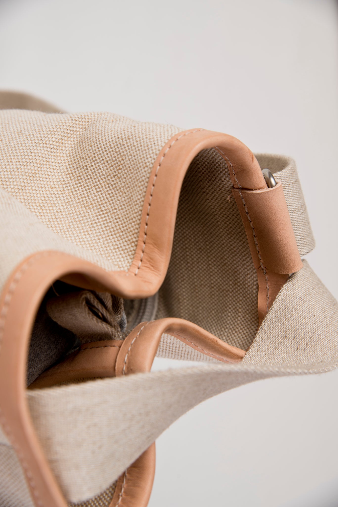 UKI - linen // SAMPLE