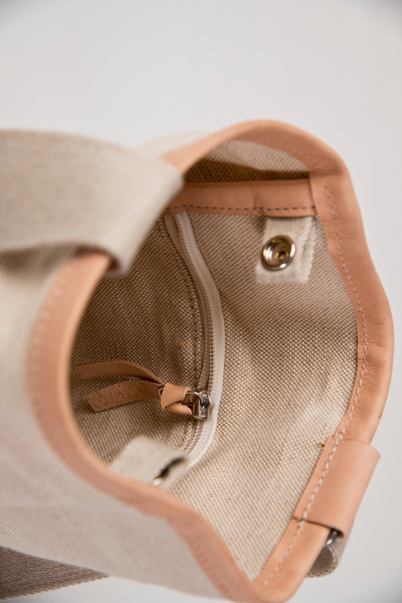 UKI - linen // SAMPLE