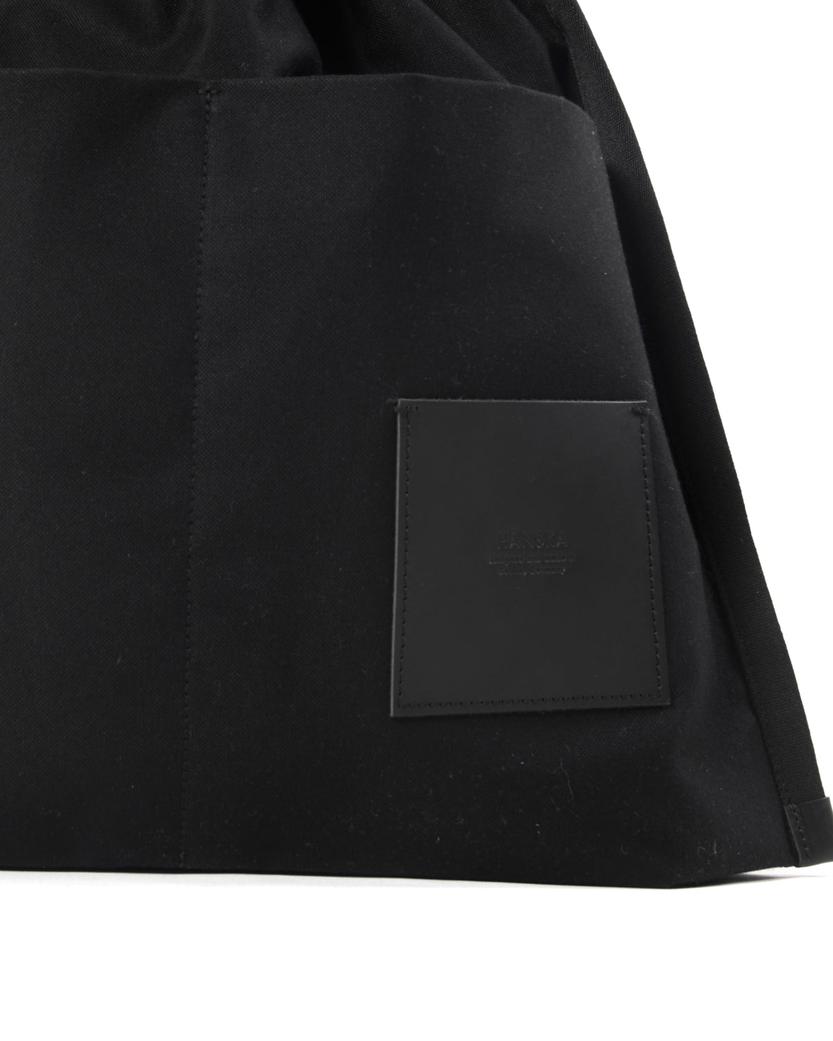 APALA | black