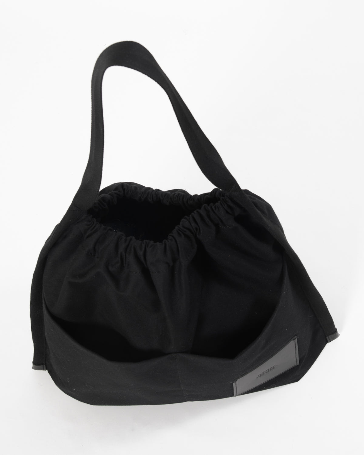 APALA | black