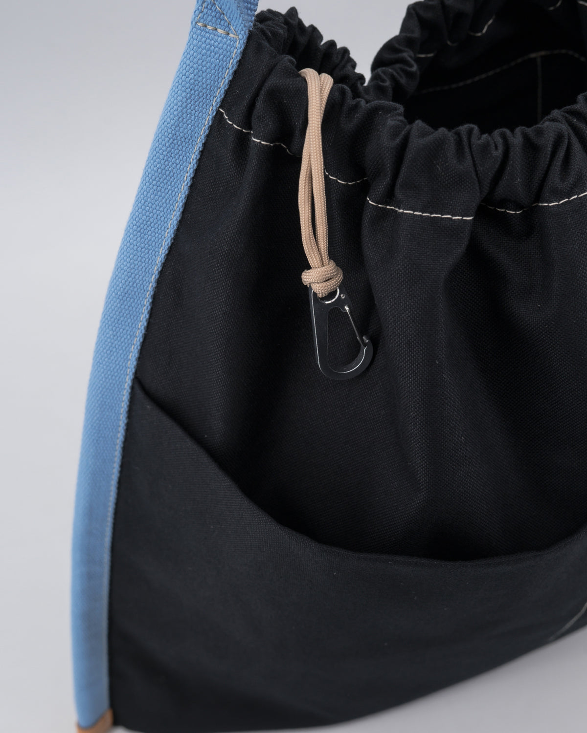 APALA | black / blue