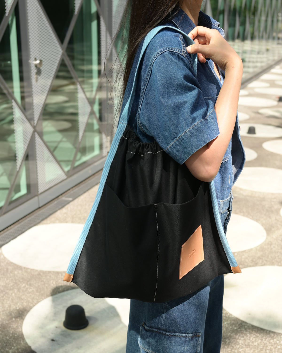APALA | black / blue