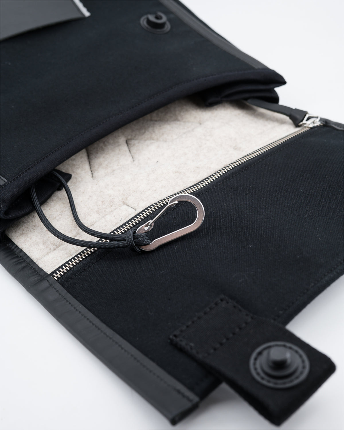 ESKOLA | goth undercover