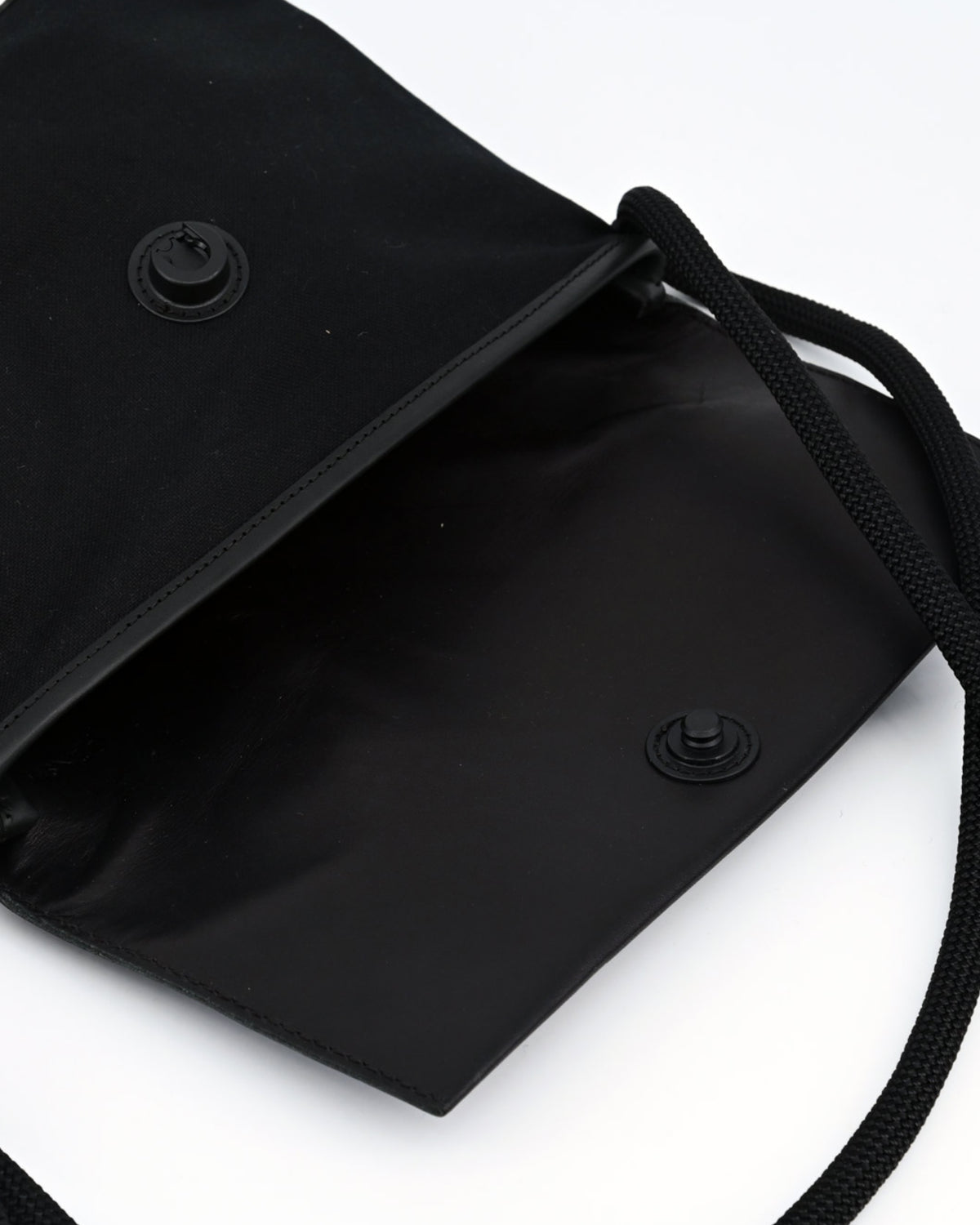 ESKUA | organic cotton / leather black
