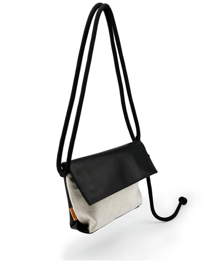 ESKUA | linen / black