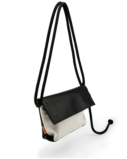 ESKUA | linen / black