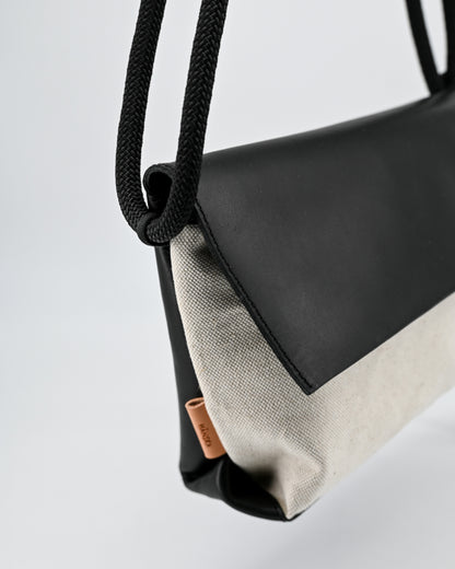ESKUA | linen / black