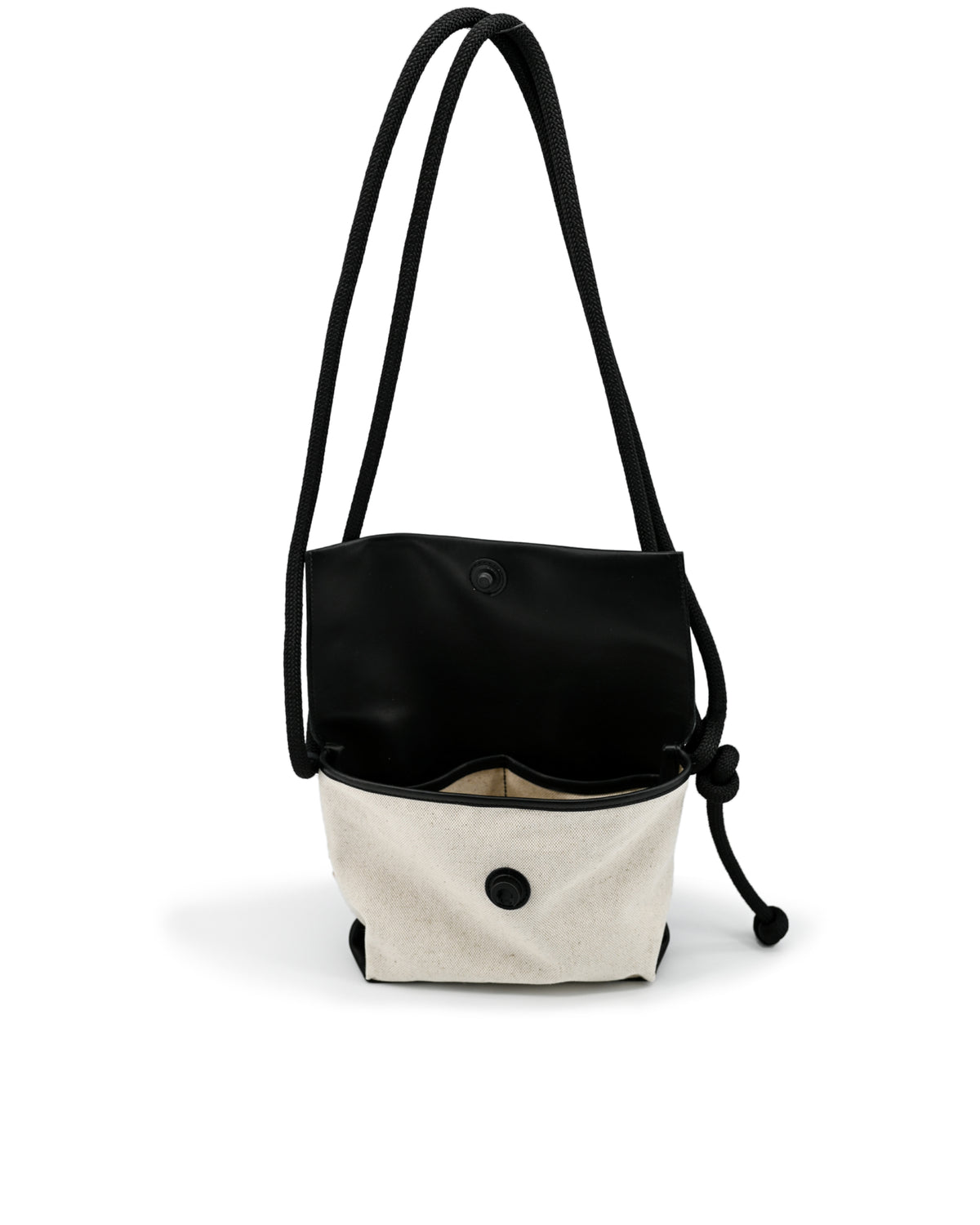 ESKUA | linen / black