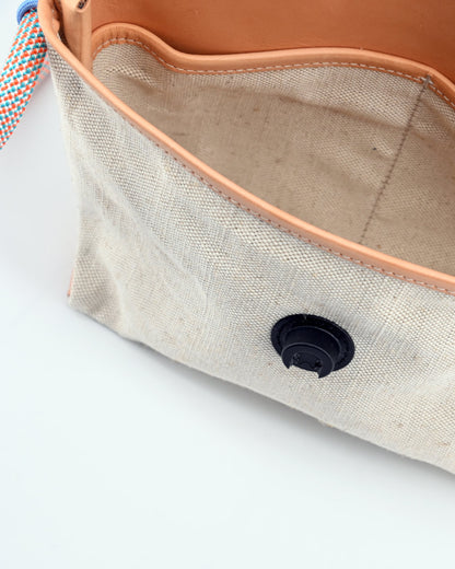 ESKUA | linen / leather