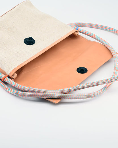 ESKUA | linen / leather