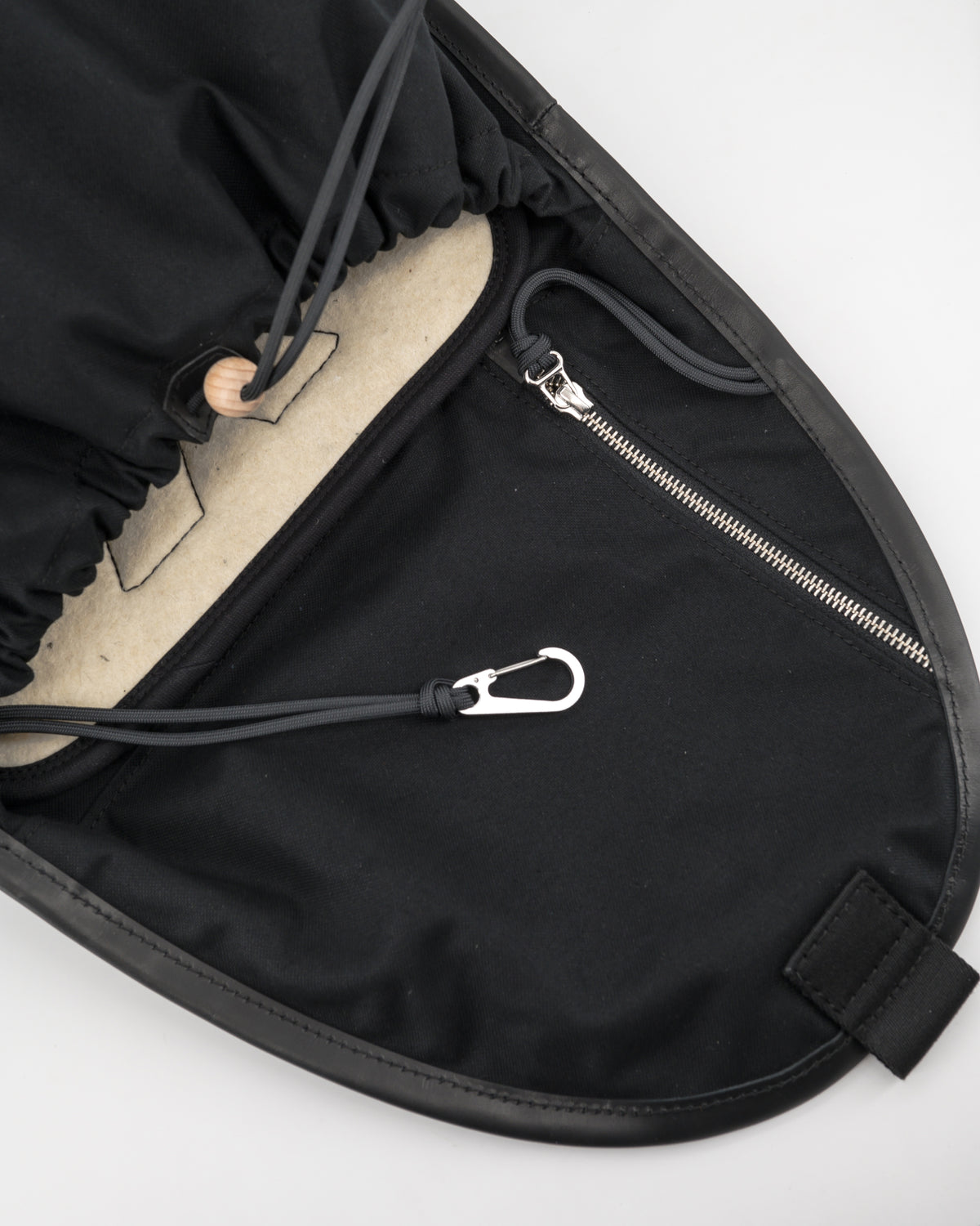 IKASI | black