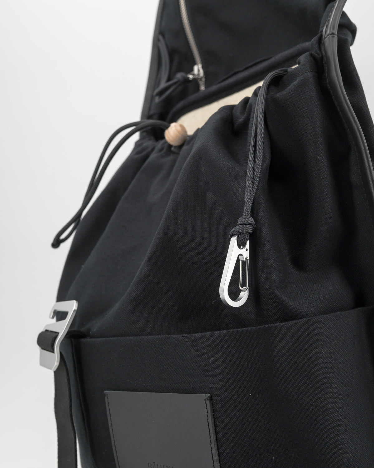 IKASI | black
