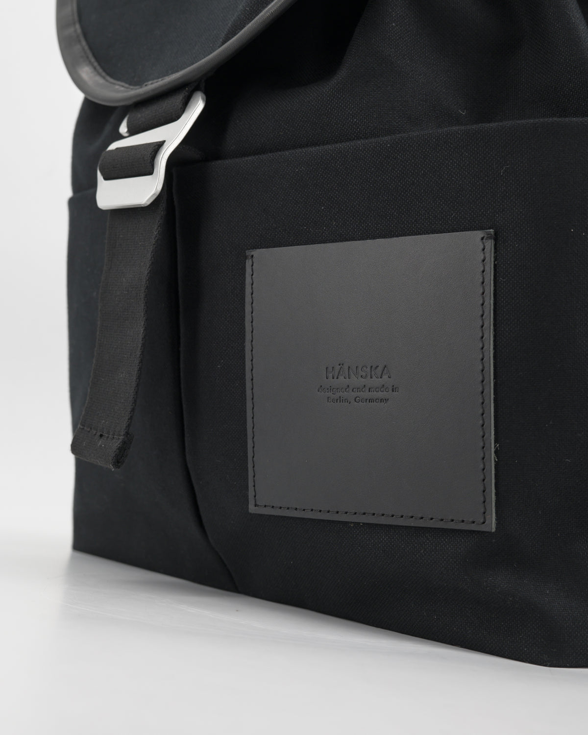 IKASI | black