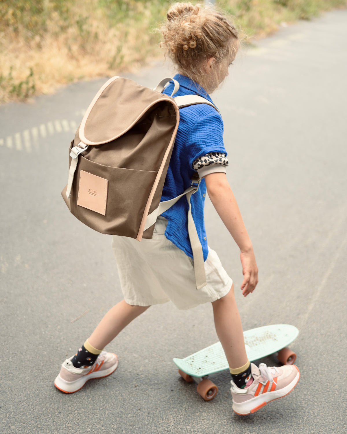 IKASI | brown olive