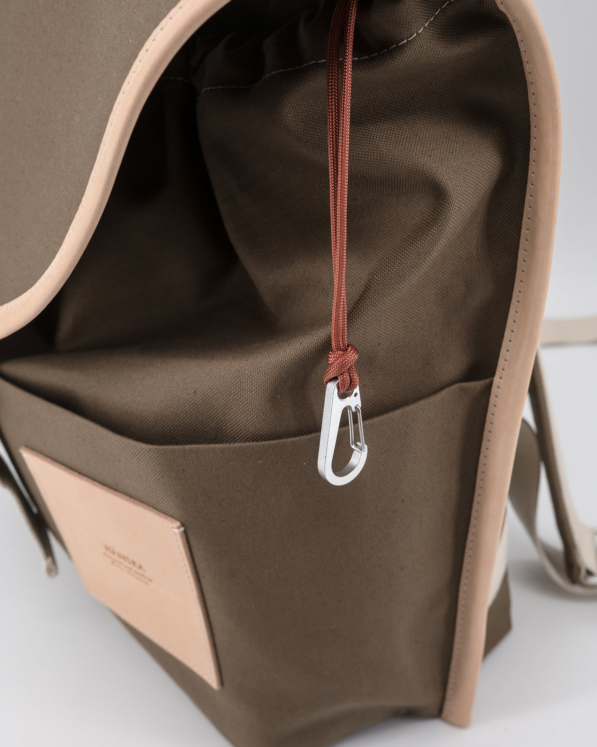 IKASI | brown olive