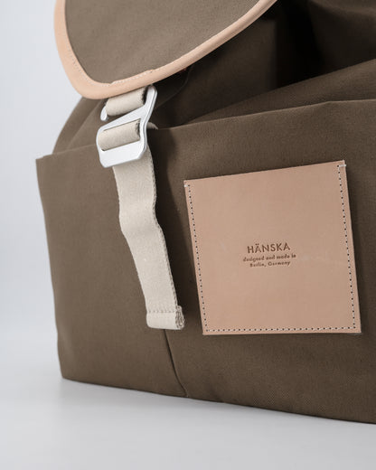 IKASI | brown olive