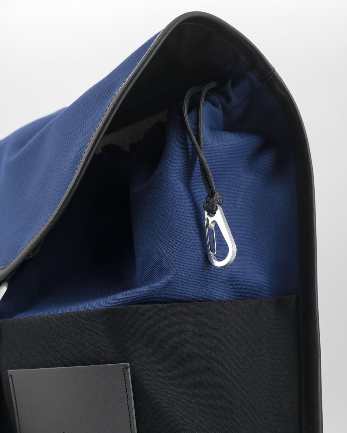 IKASI  | navy / black