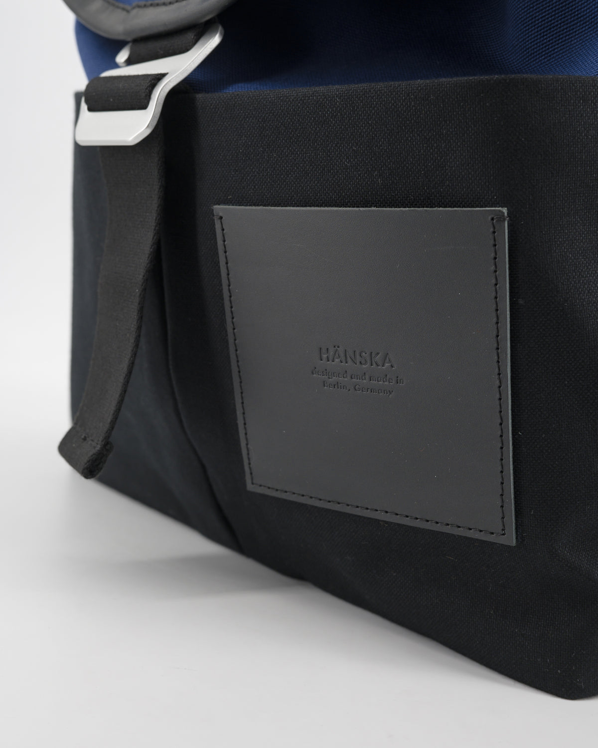 IKASI  | navy / black