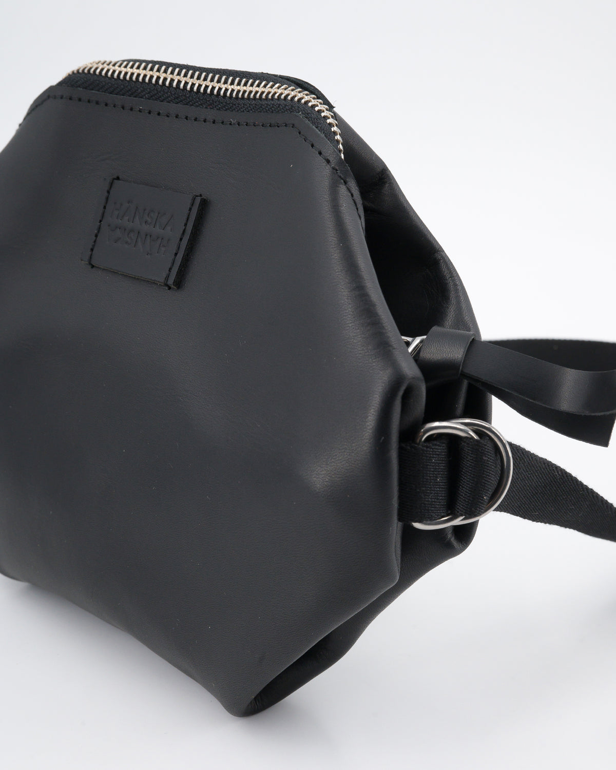 VALOR | leather / all black
