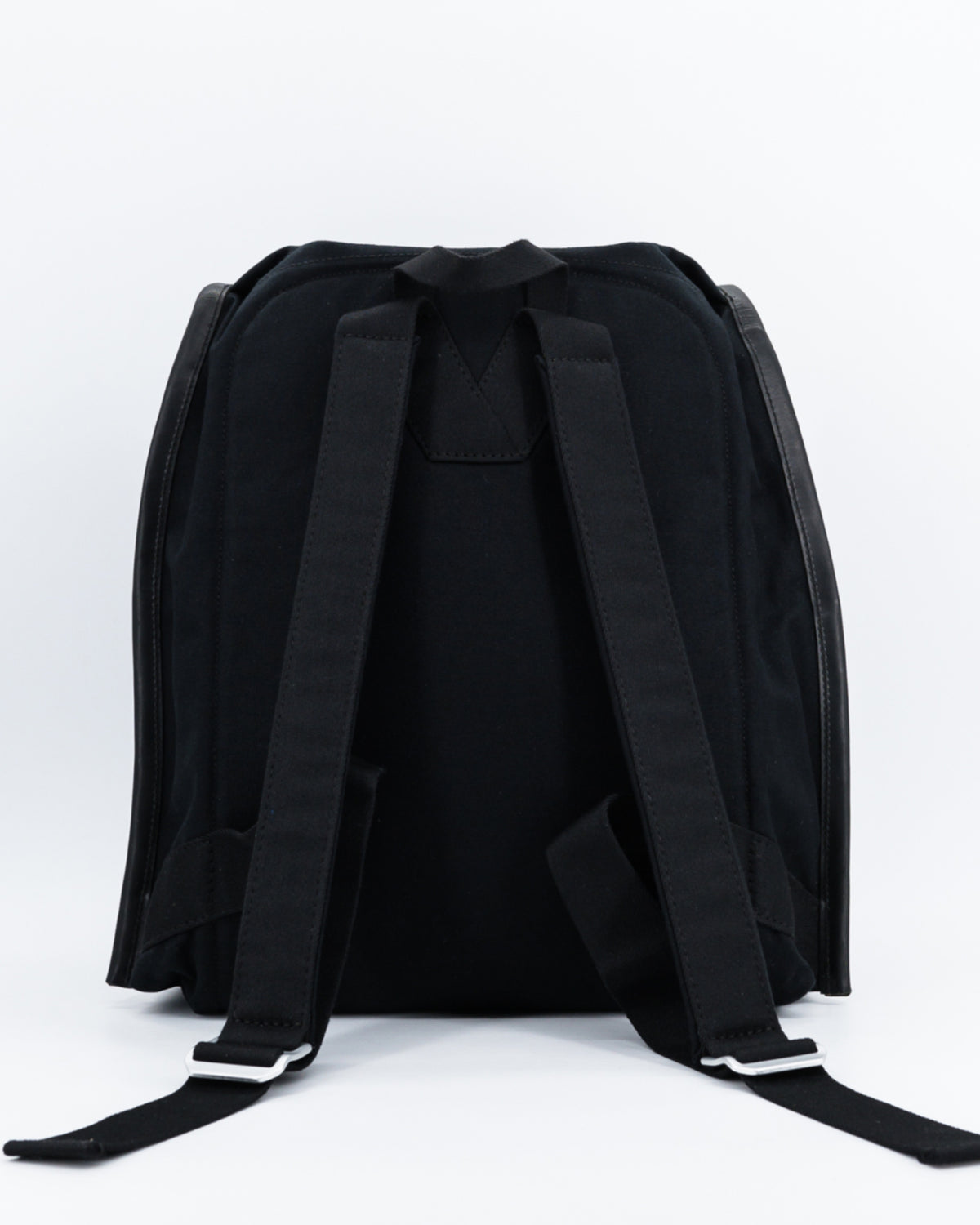 IKASI | black