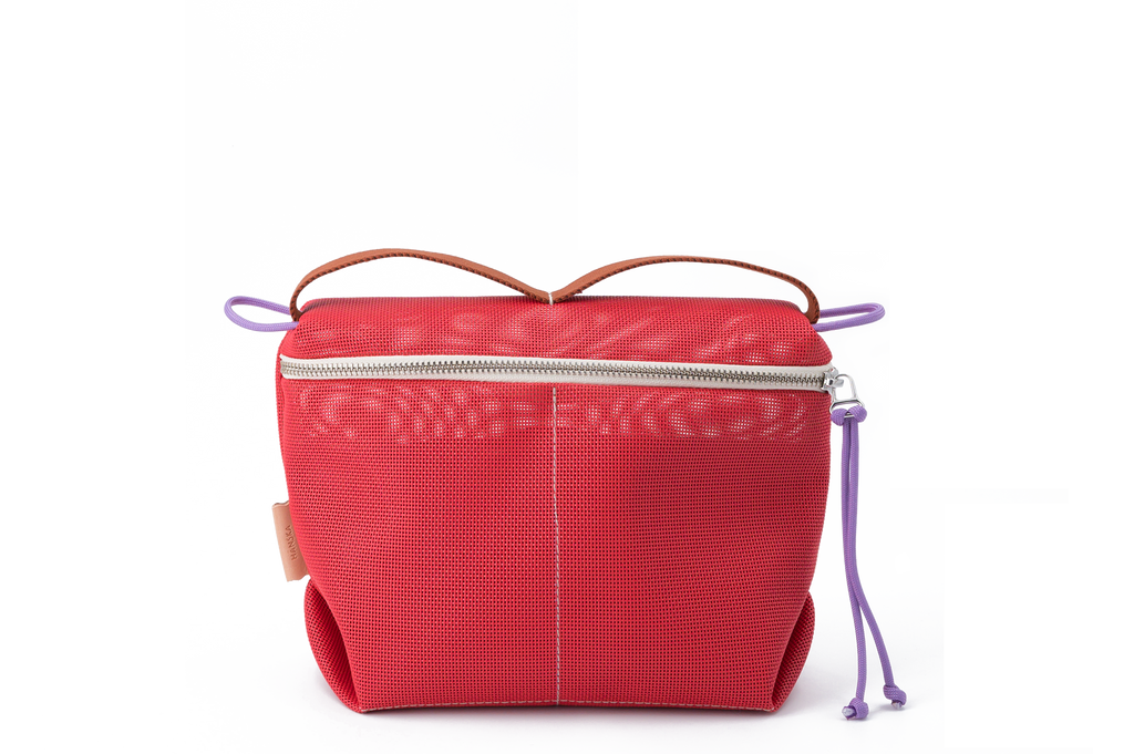 BAINU red - Washbag