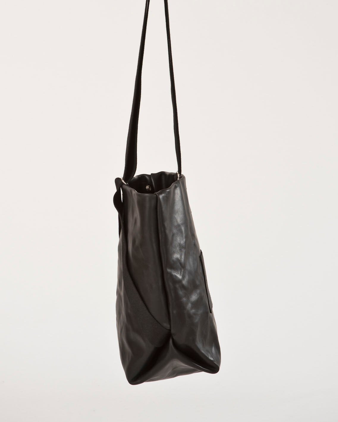 ONTZI  | leather / all black