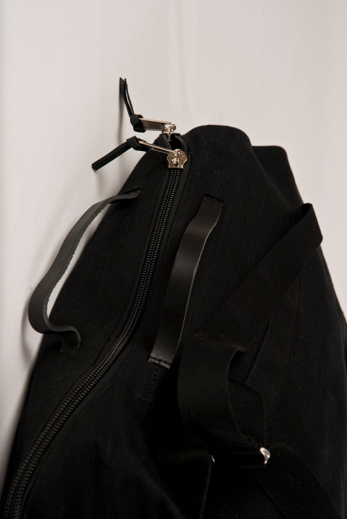 LUCID LARGE |  waxed cotton / all black