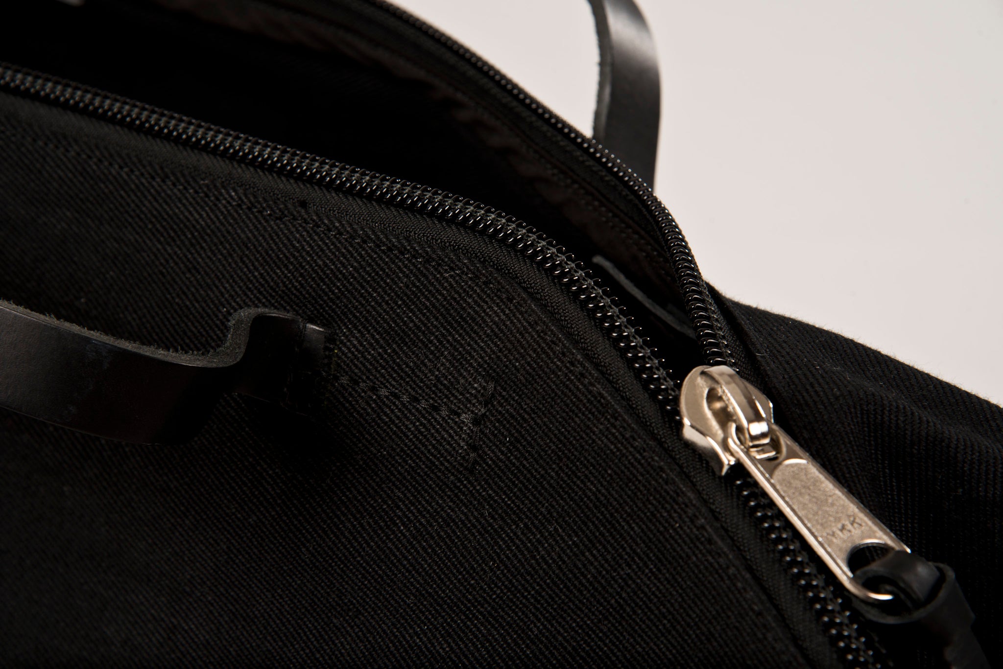 LUCID LARGE -black // waxed cotton