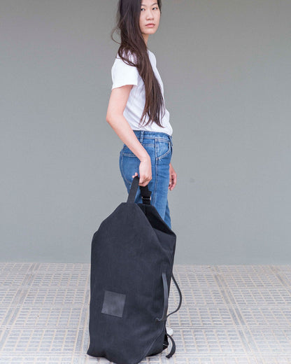 LUCID LARGE |  waxed cotton / all black