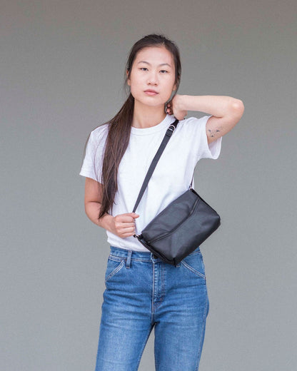 VALOR | leather / all black